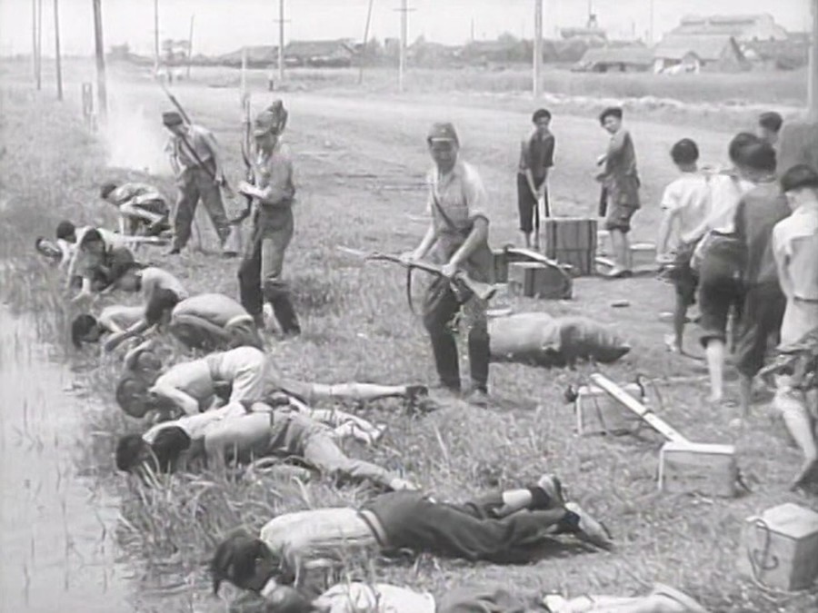 《一江春水向东流》剧照第40张图片