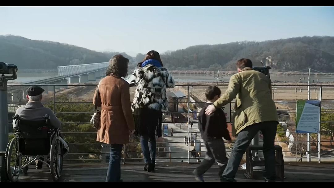 《酒神小姐》剧照第42张图片