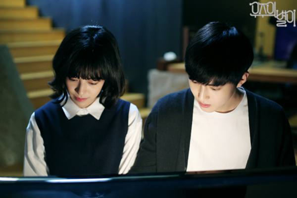 《三色幻想：宇宙之星》海报第11张图片