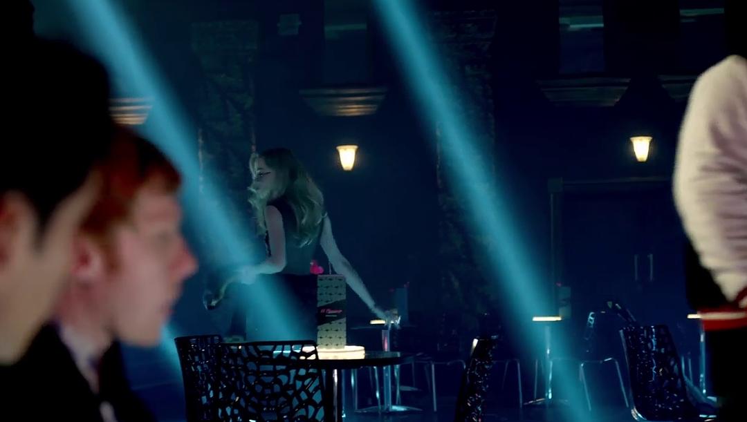 《偷拐抢骗第一季》剧照第48张图片