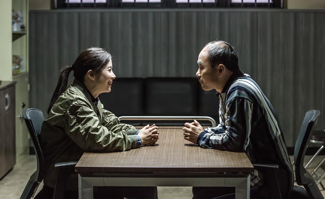 《悄悄话》剧照第16张图片