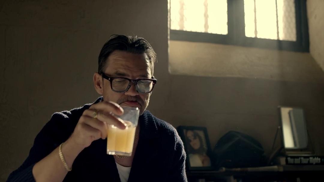 《偷拐抢骗第一季》剧照第33张图片