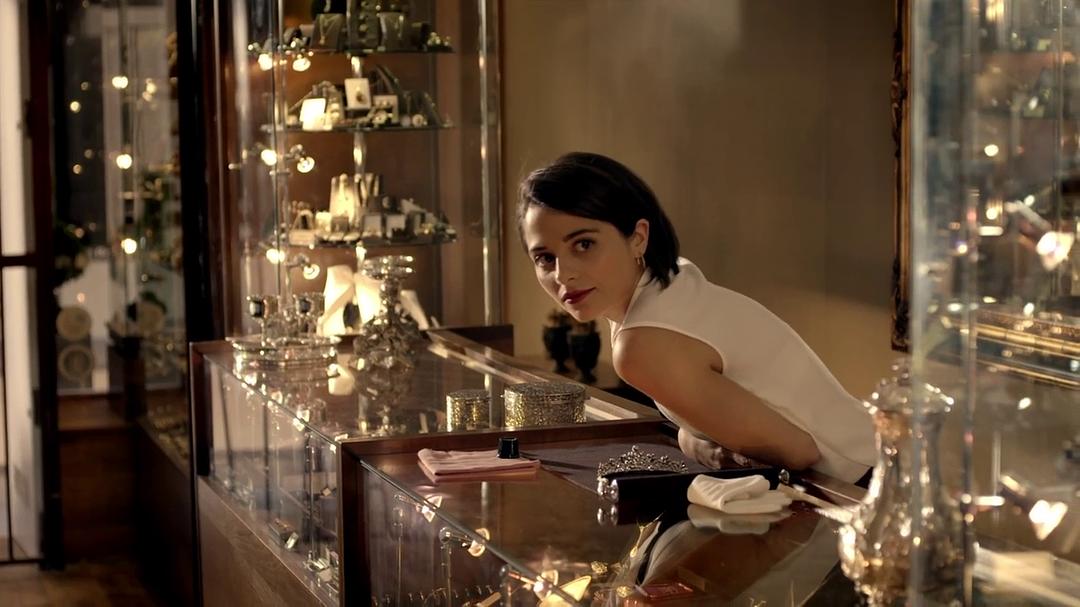 《偷拐抢骗第一季》剧照第18张图片