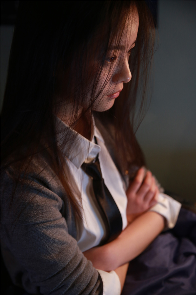 李庚希在拍摄现场