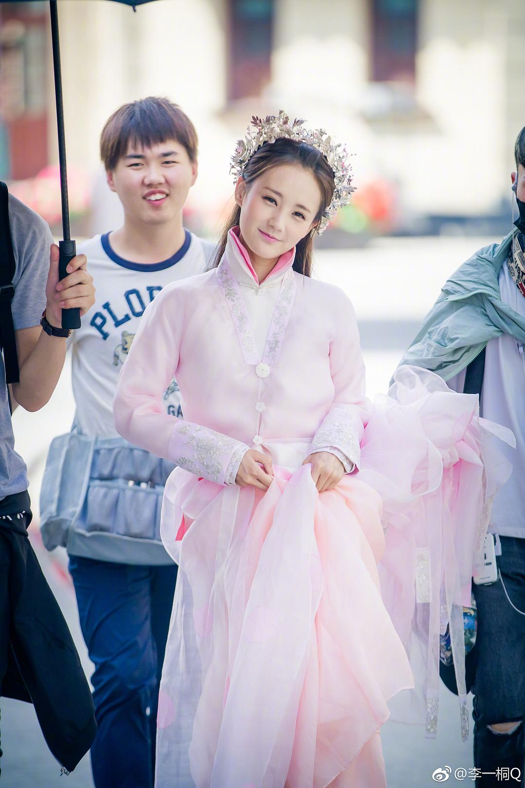 《海棠经雨胭脂透》剧照第29张图片