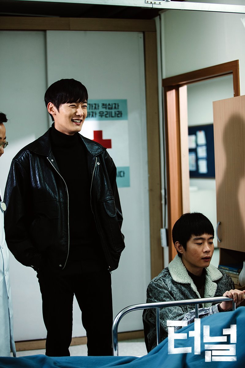 《隧道》剧照第36张图片