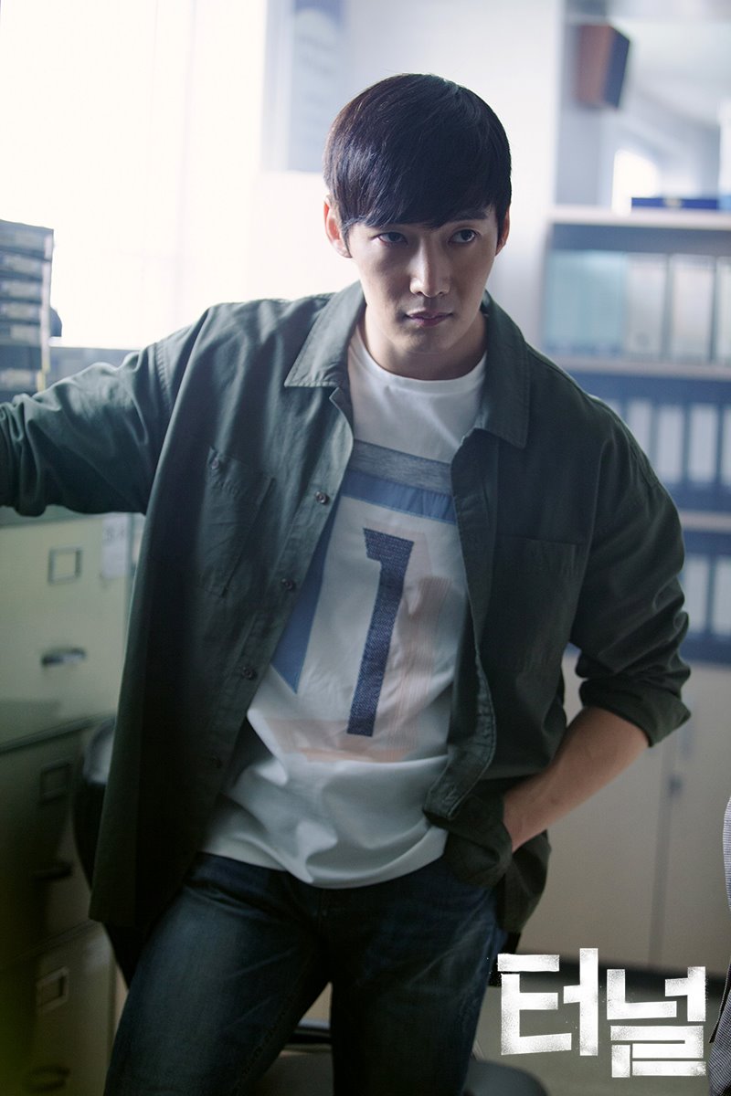 《隧道》剧照第20张图片