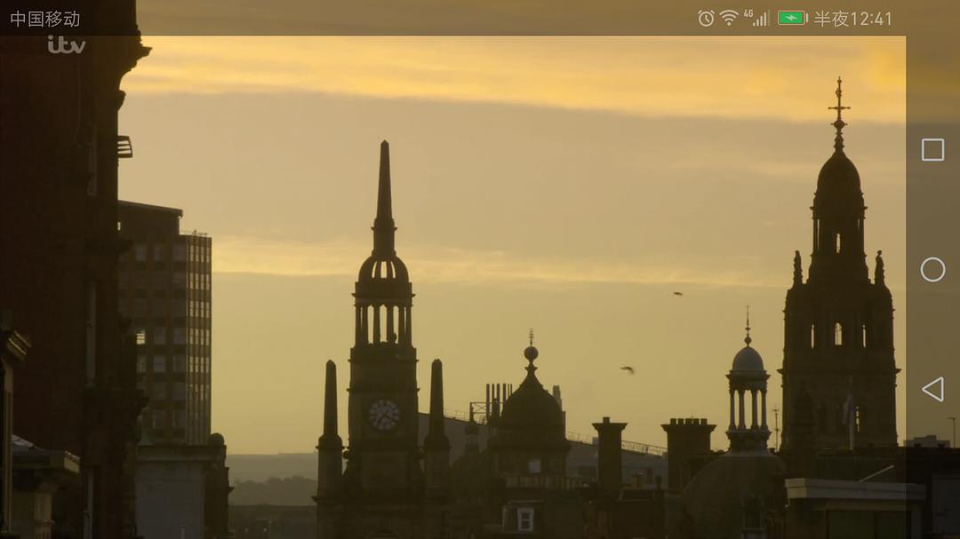 美丽的小镇下暗藏着杀...