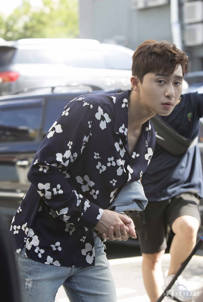 《三流之路》剧照第32张图片