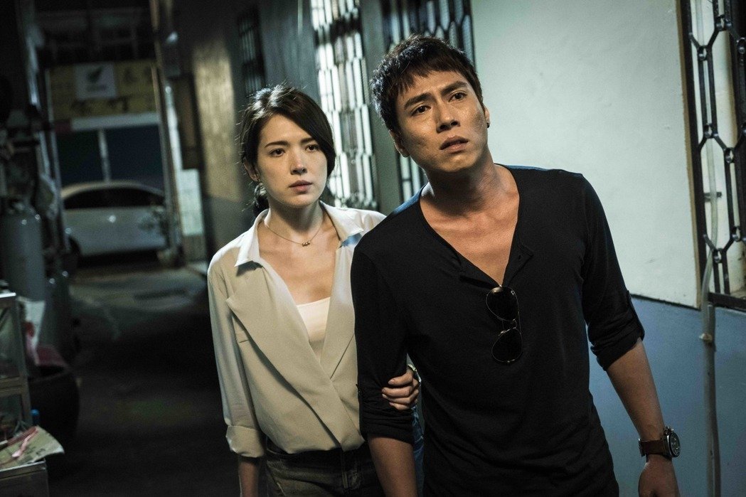 《目击者之追凶》海报