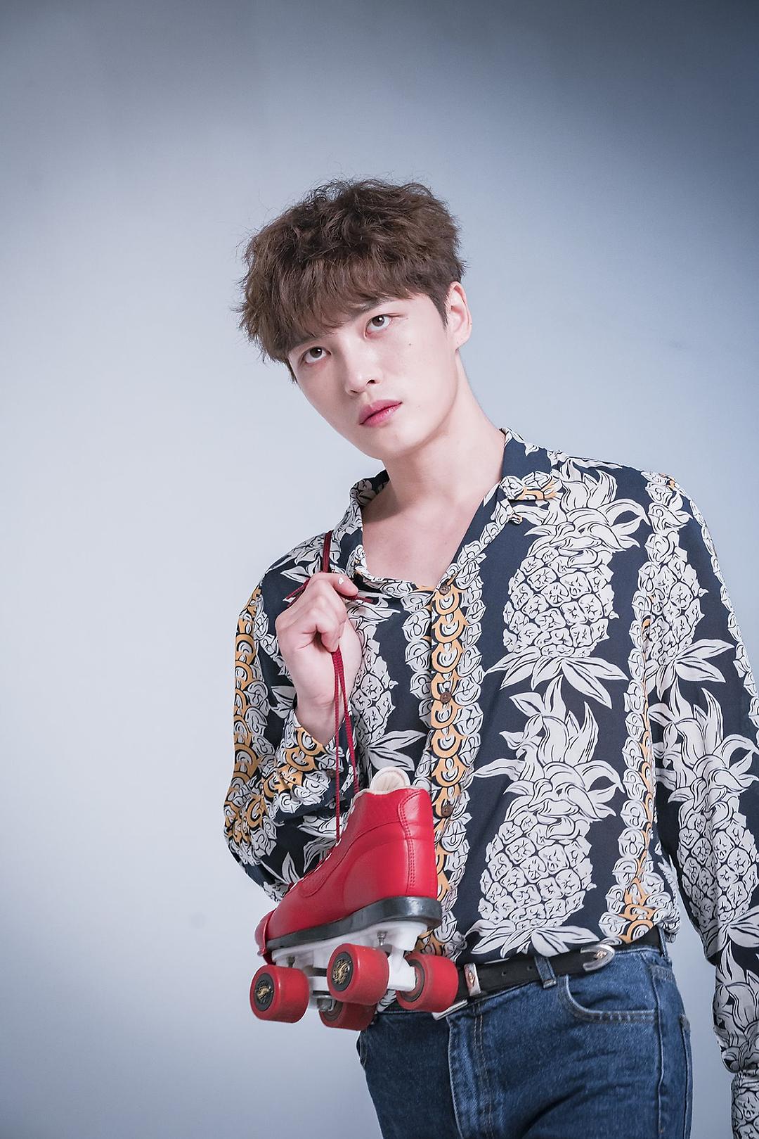 《人孔：奉必梦游仙境》剧照第35张图片