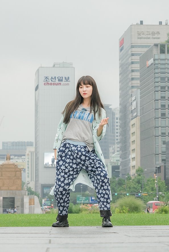 《人孔：奉必梦游仙境》剧照第18张图片