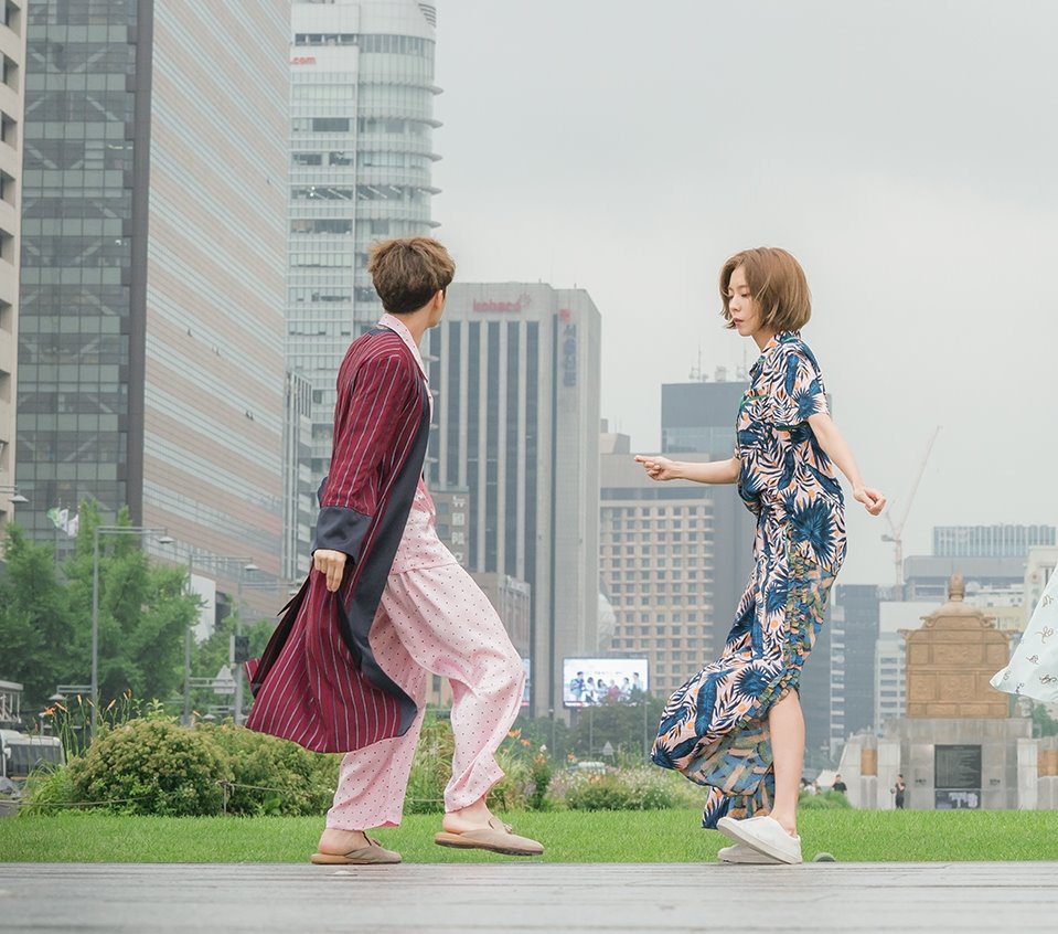 《人孔：奉必梦游仙境》剧照第14张图片