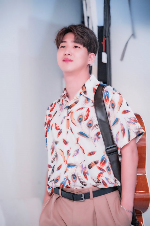 《人孔：奉必梦游仙境》剧照