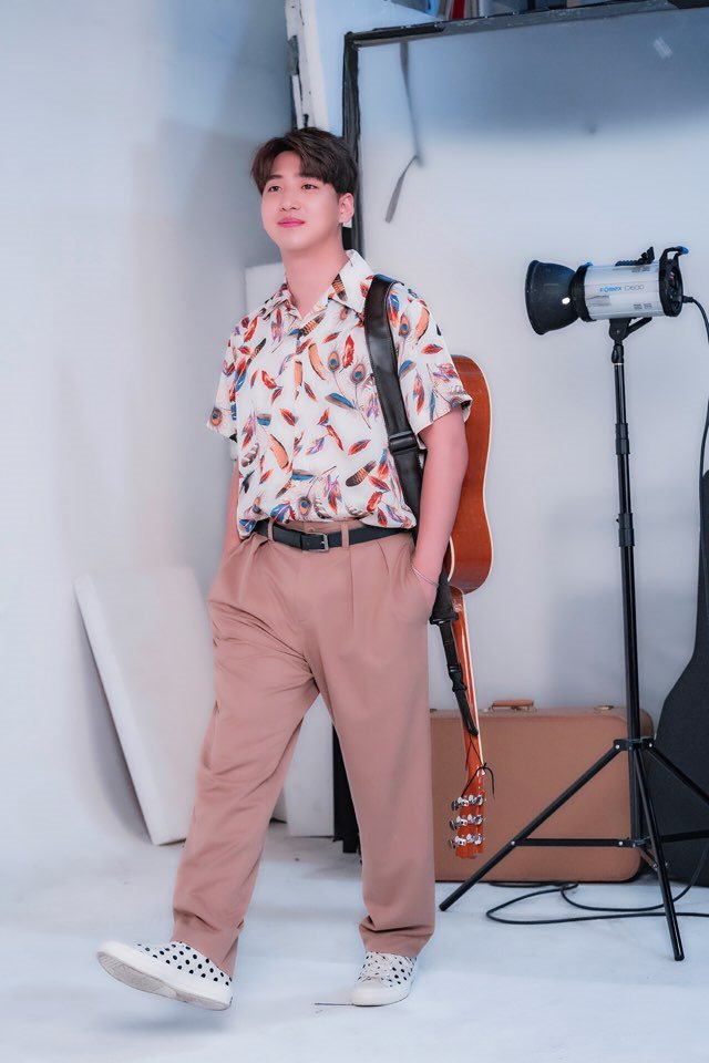 《人孔：奉必梦游仙境》剧照