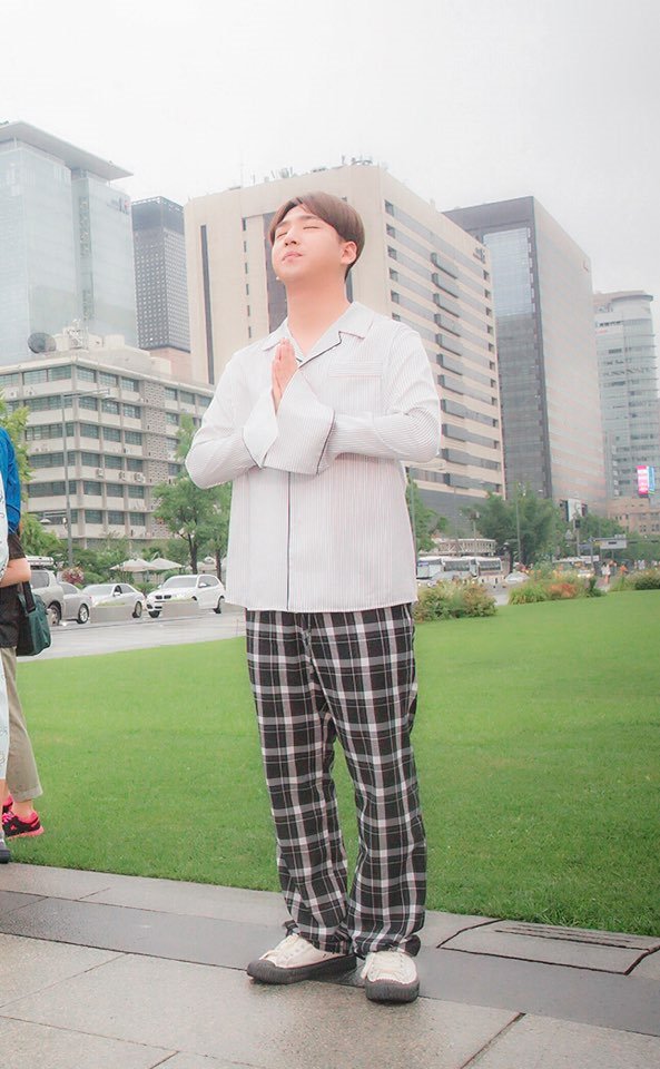 《人孔：奉必梦游仙境》剧照