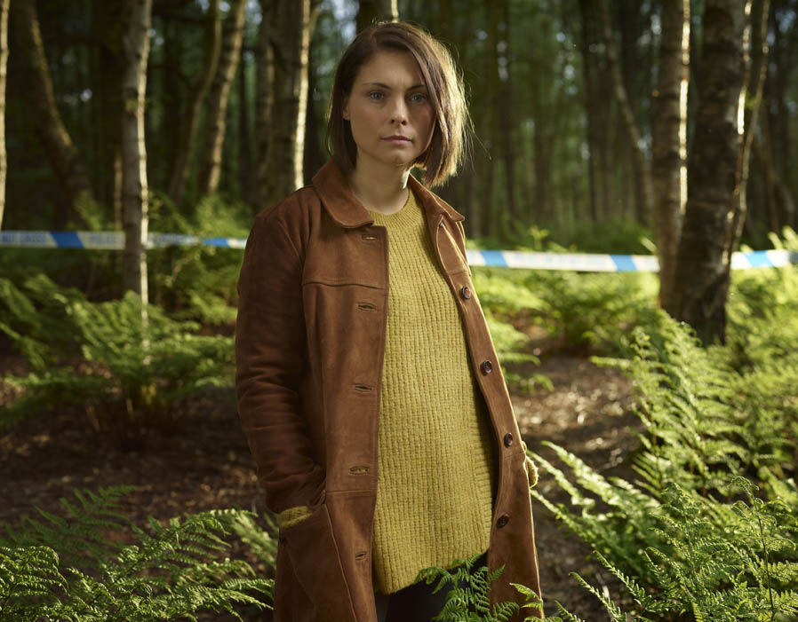 《身在暗处》海报