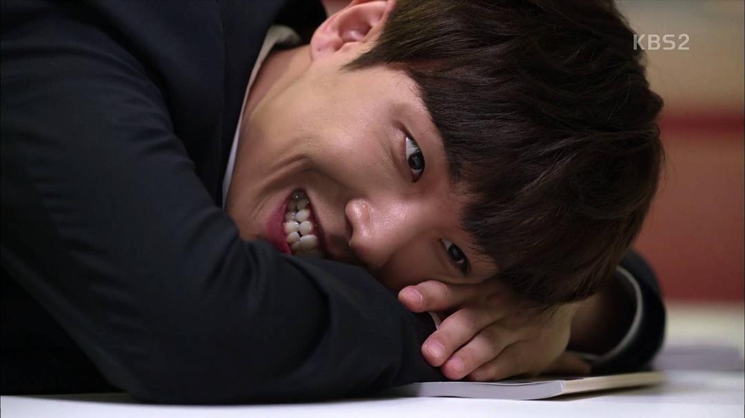 《爸爸好奇怪》剧照第5张图片