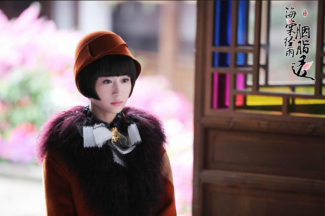 张雅卓饰龙莫婳