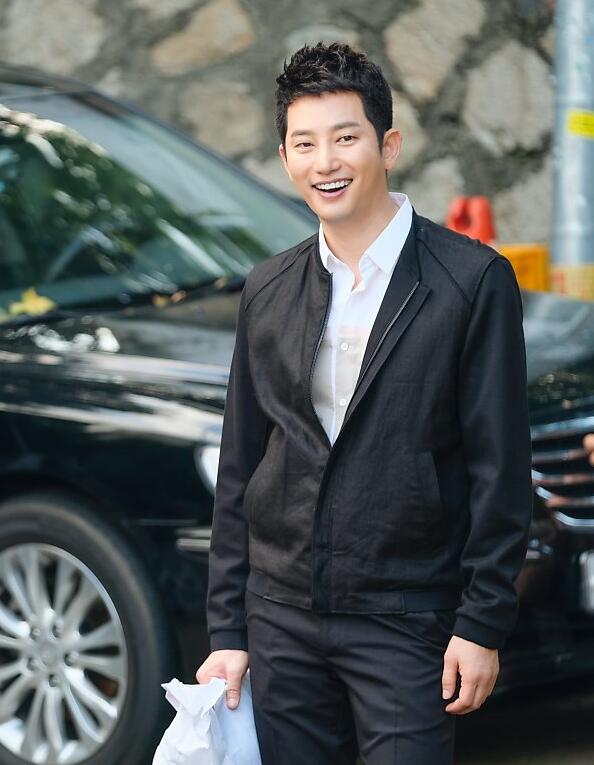 《我黄金光辉的人生》剧照第12张图片