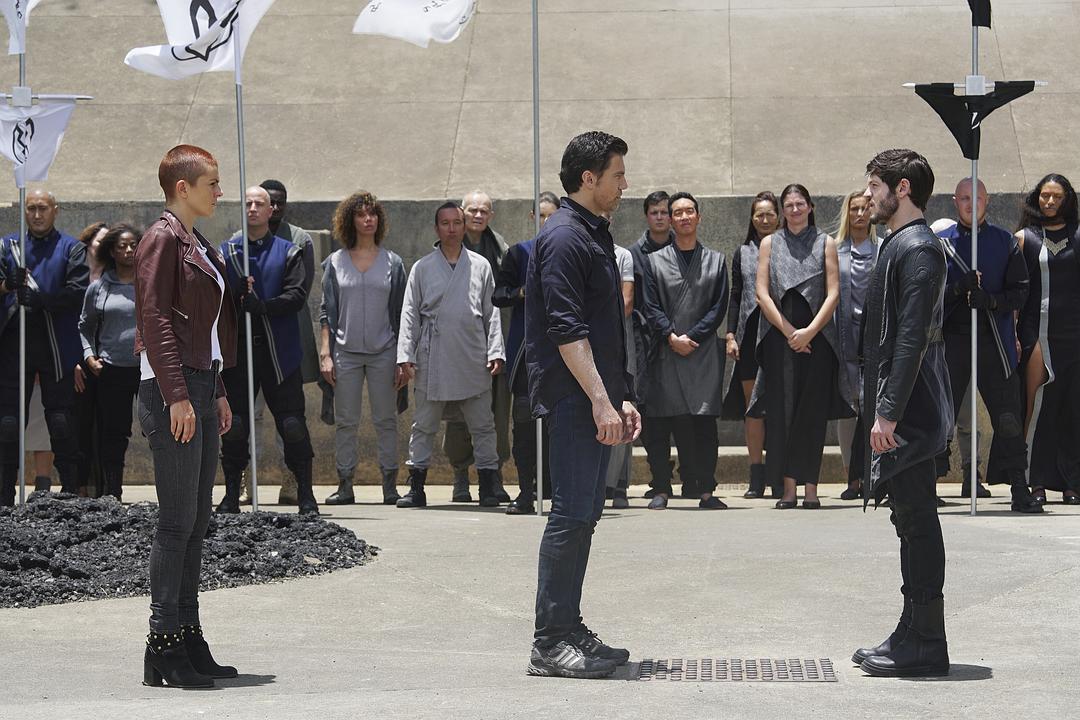 《异人族》海报第17张图片