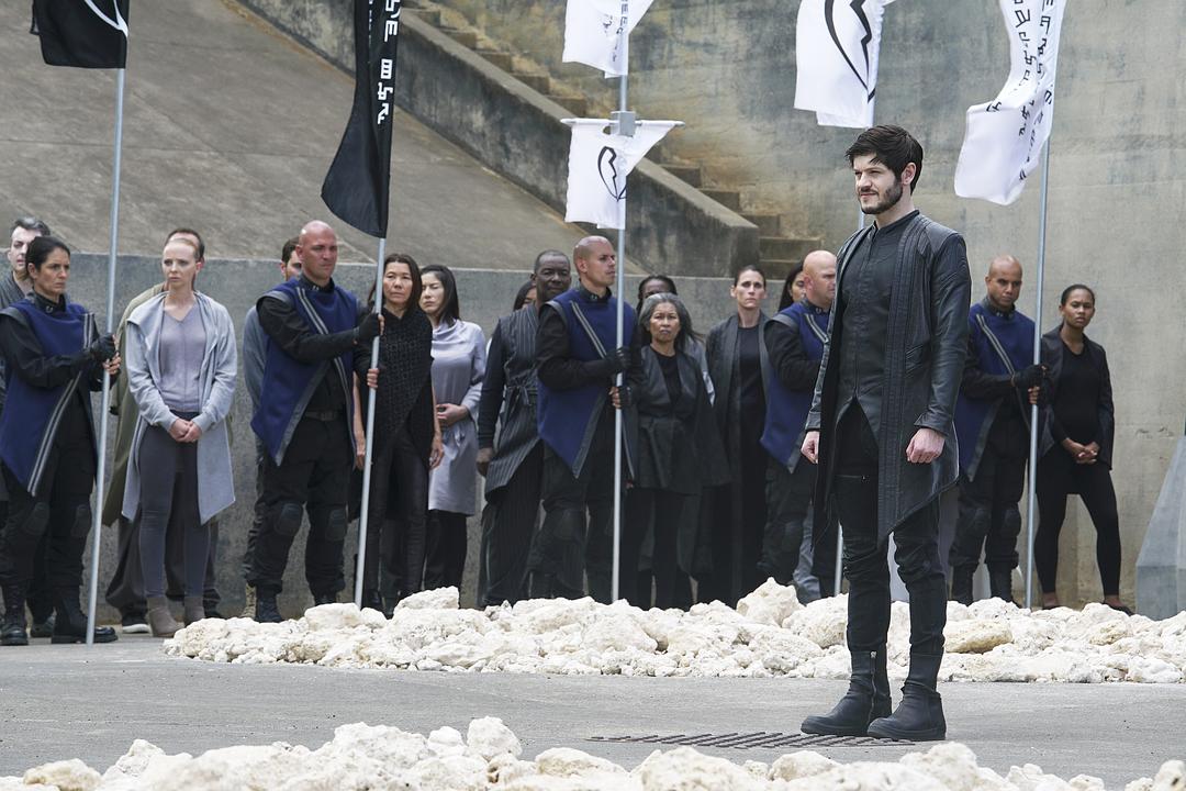 《异人族》海报第14张图片