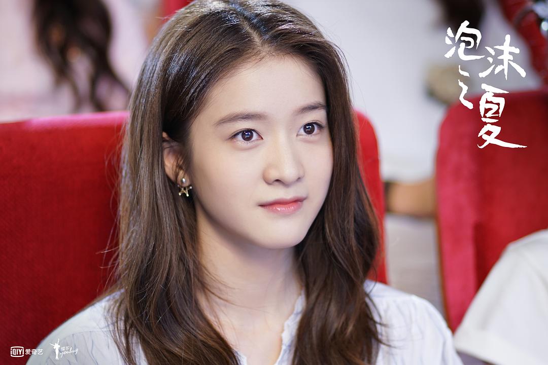 《泡沫之夏》海报第21张图片