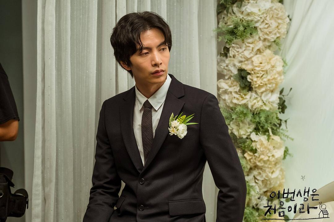 《今生是第一次》剧照第25张图片