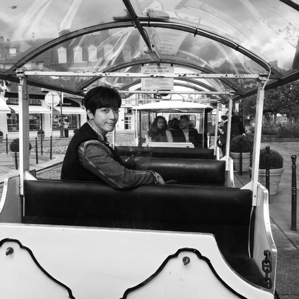 《花都情缘》剧照第21张图片