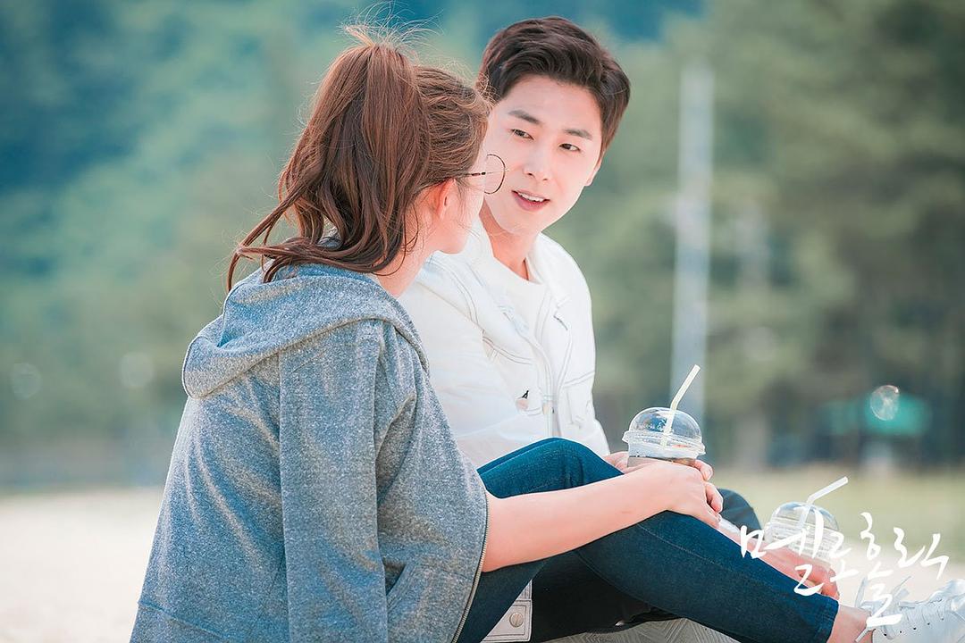 《沉迷爱情》海报第50张图片