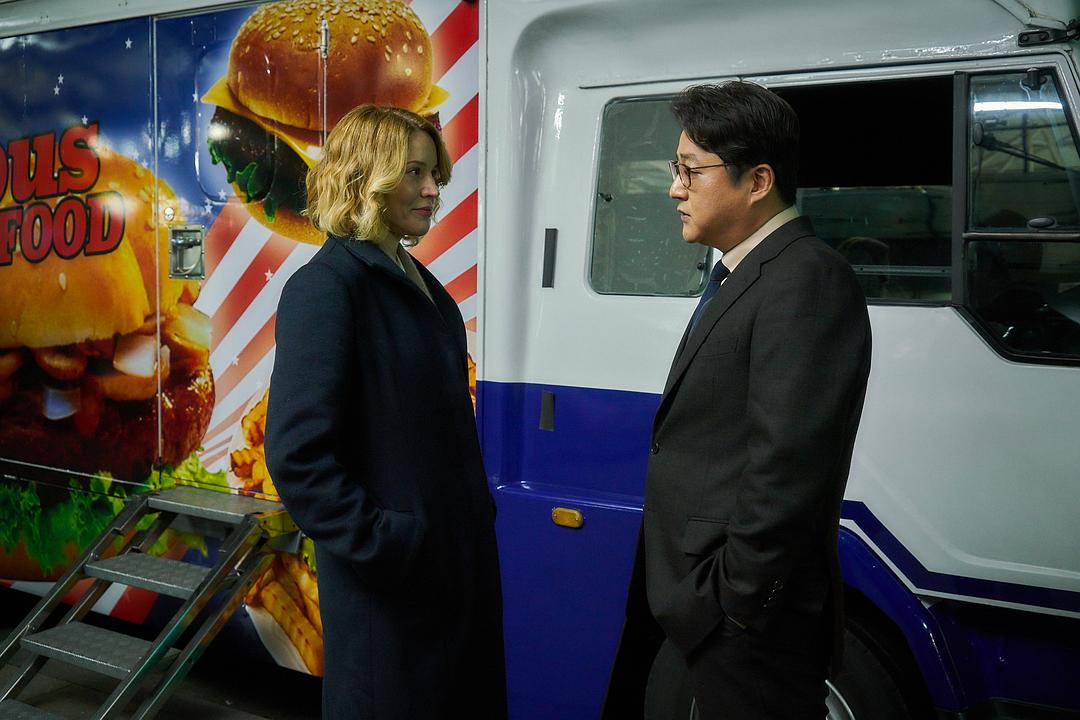 《铁雨》海报第16张图片