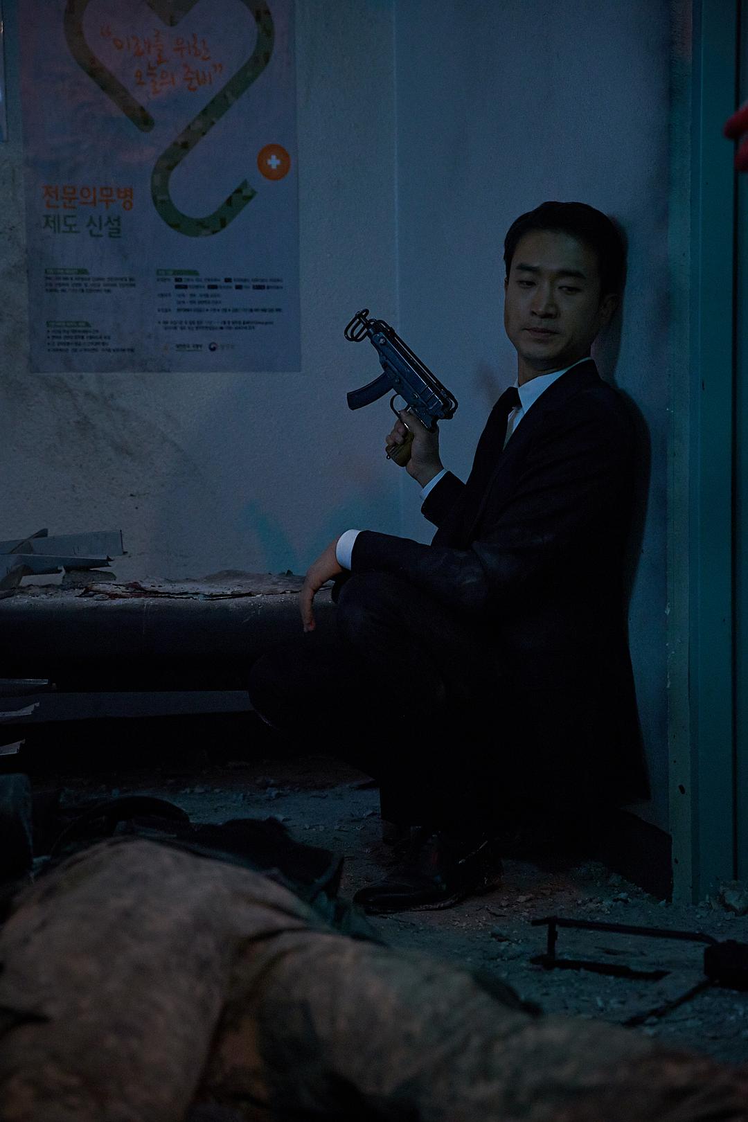 《铁雨》海报第11张图片