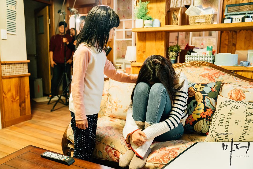 《母亲》剧照第34张图片