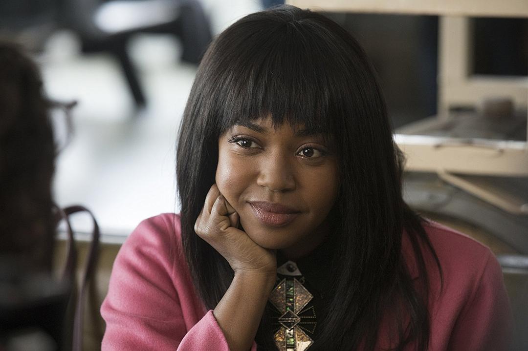 《此时此地》海报