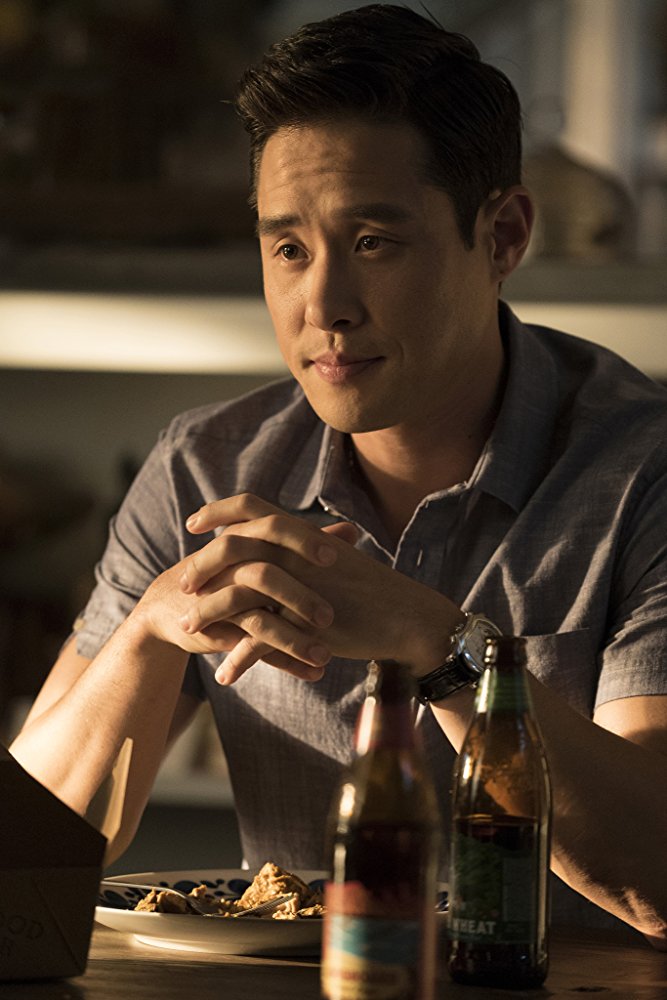 《此时此地》海报