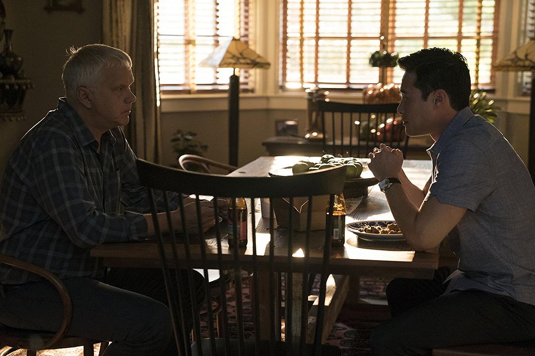 《此时此地》海报