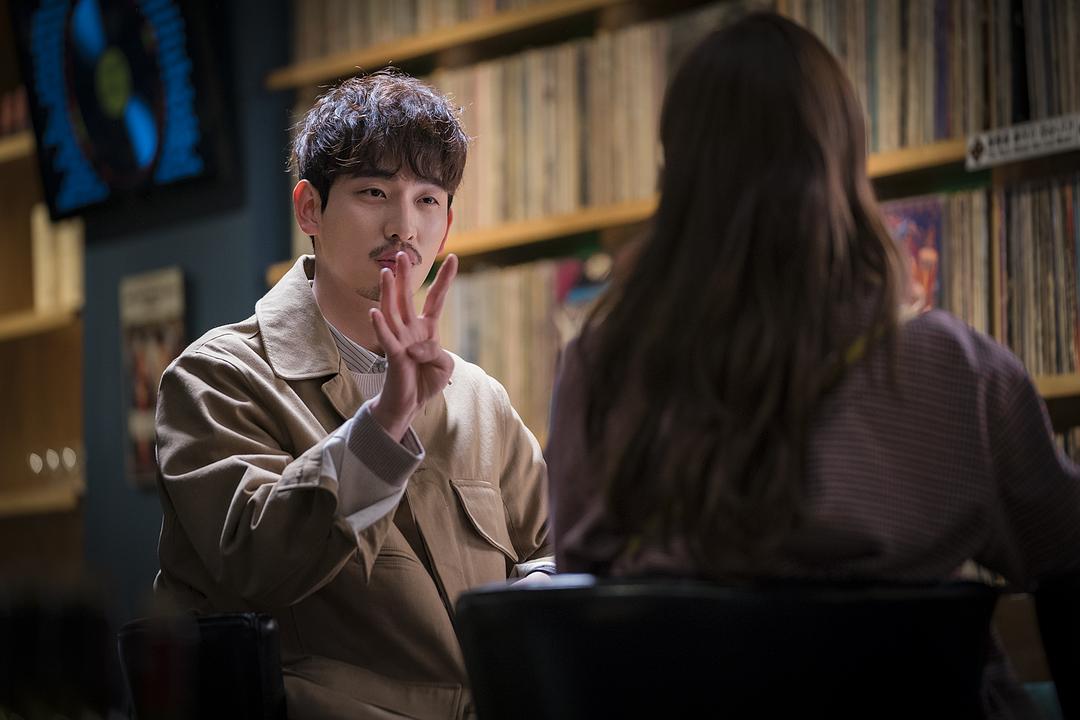 《广播罗曼史》剧照第20张图片