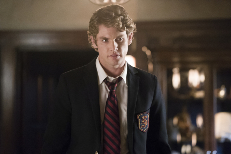 《初代吸血鬼第五季》海报第52张图片