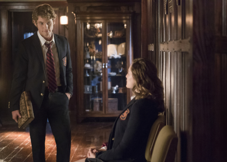 《初代吸血鬼第五季》海报第12张图片