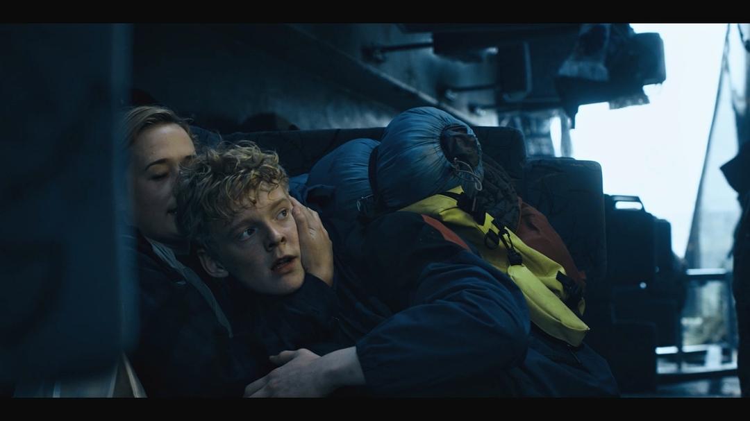 《惨雨第一季》海报第45张图片