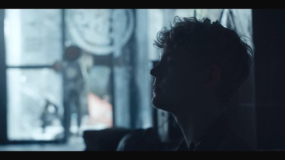 《惨雨第一季》海报第40张图片