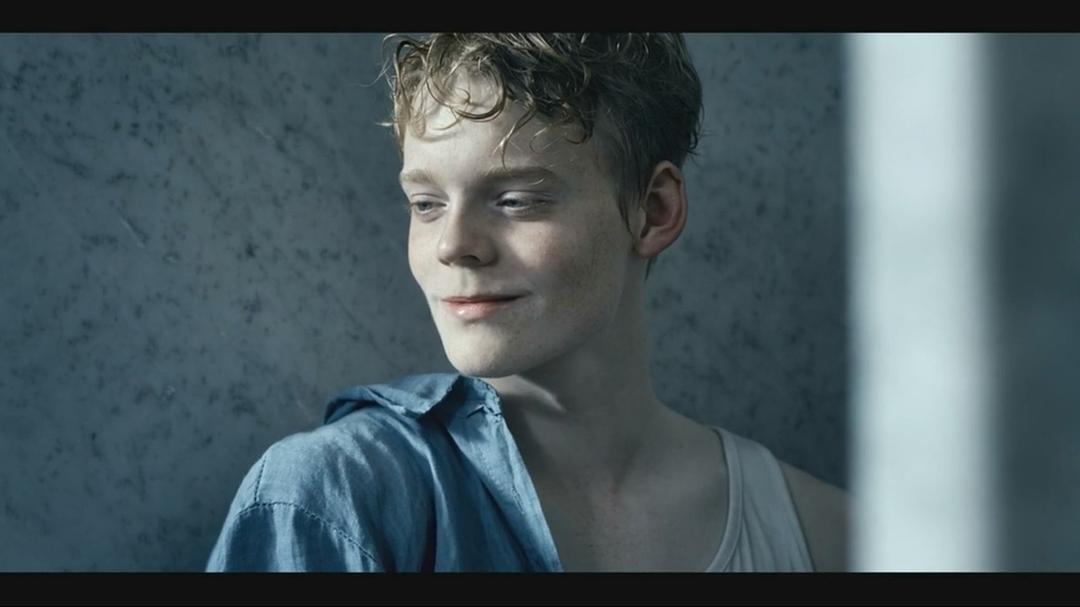 《惨雨第一季》海报第36张图片