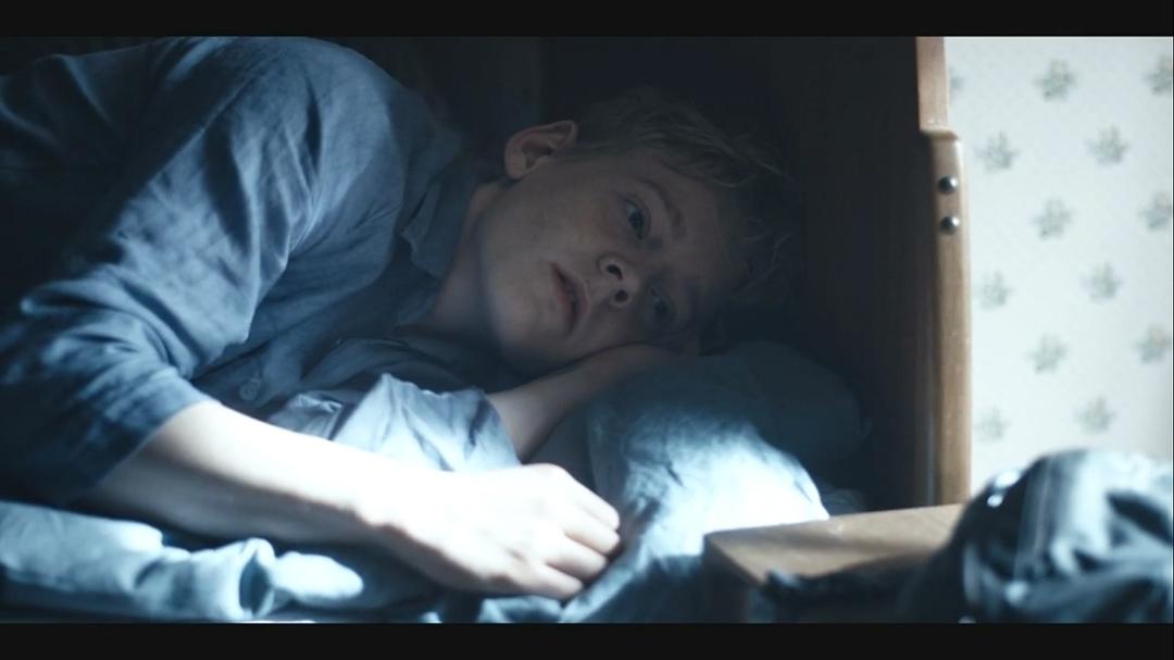 《惨雨第一季》海报第35张图片