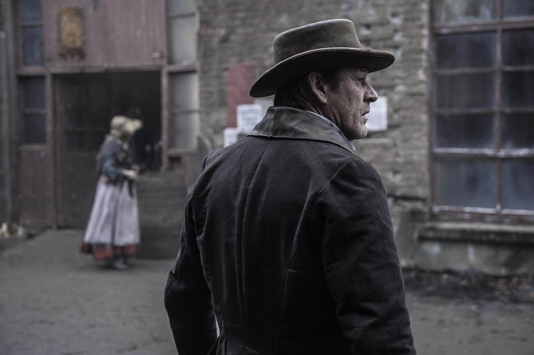 《弗兰肯斯坦传奇第一季》剧照第12张图片