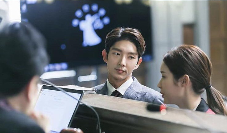 《武法律师》剧照第46张图片