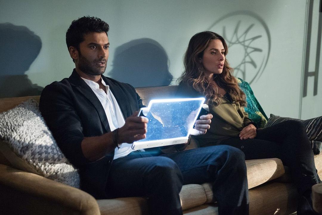 《虚拟幻梦》海报第32张图片