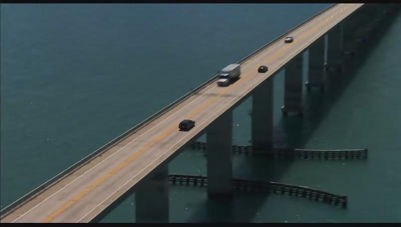 《百慕大三角》海报第30张图片