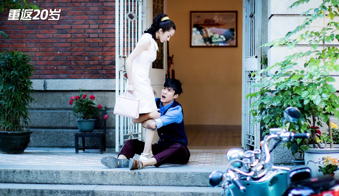 韩东君抱胡冰卿大腿