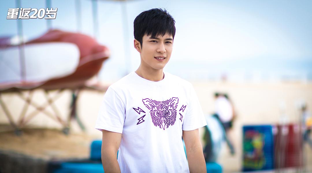 韩东君阳光微笑