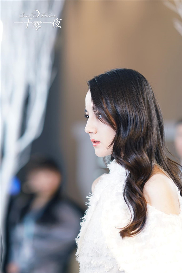 迪丽热巴饰演凌凌七